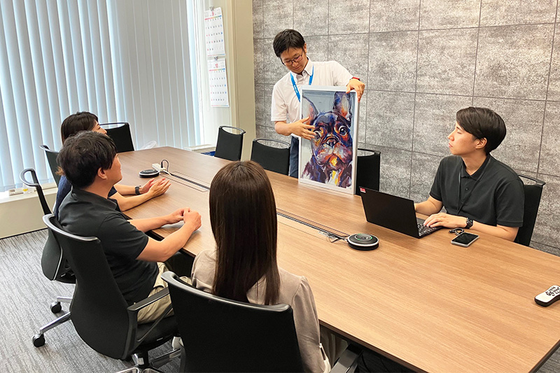 D-Posterのプレゼン風景