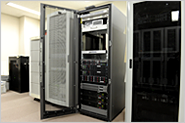 10台のサーバを仮想化することで、サーバルームを有効に使うことができる。